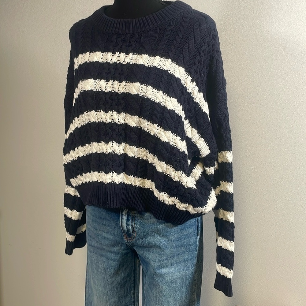 Chunky crew neck knit sweater